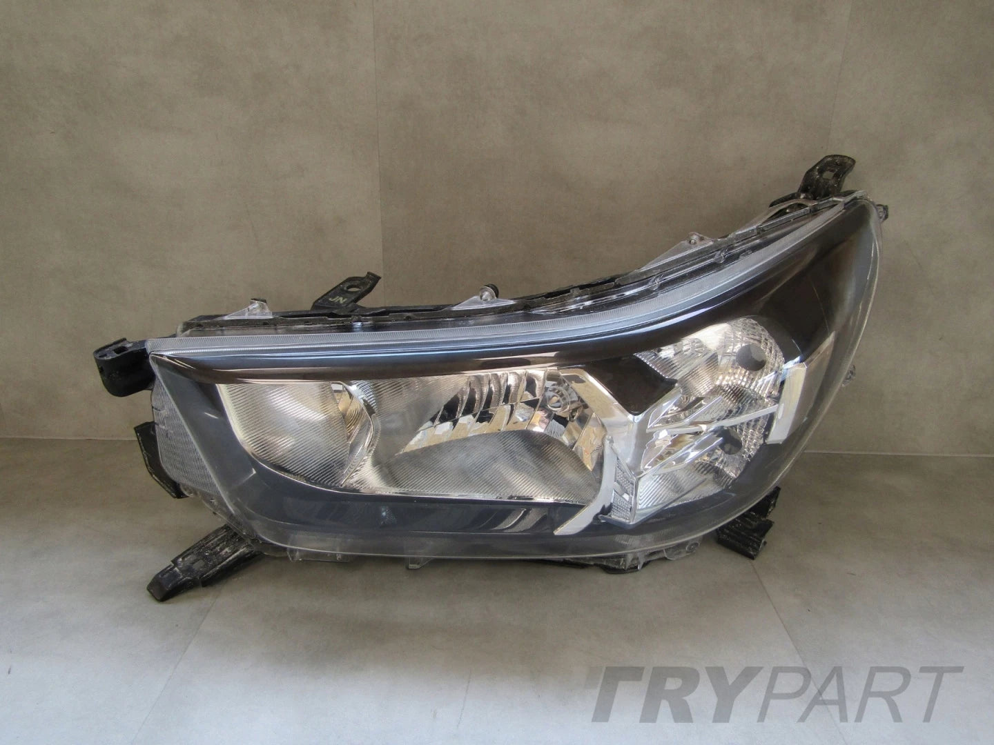 HEADLIGHT TOYOTA HILUX 8 VIII LIFT STANDARD 20- LH