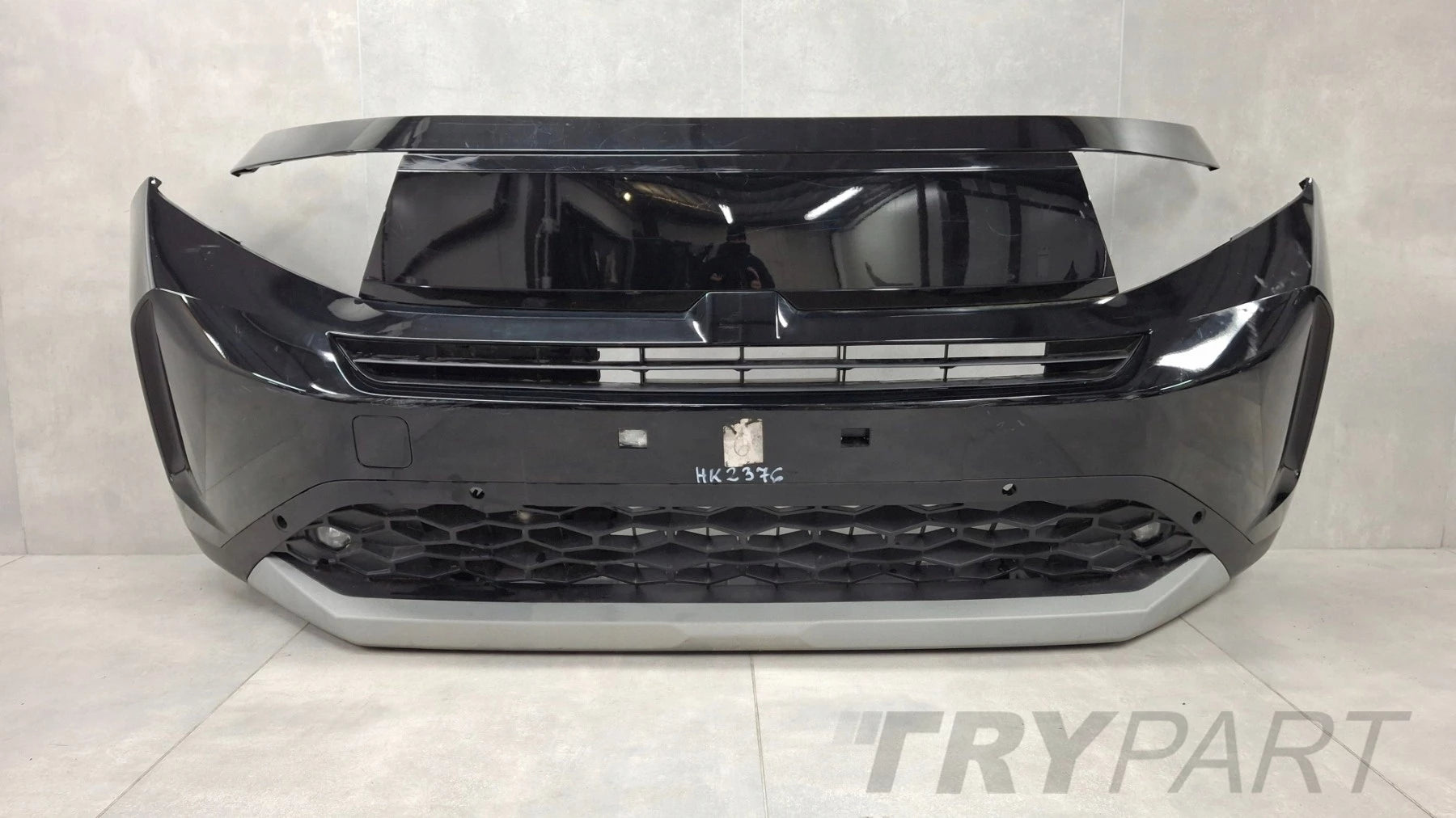 Front bumper for Opel Frontera C 24- includes fog lights and wiring harness