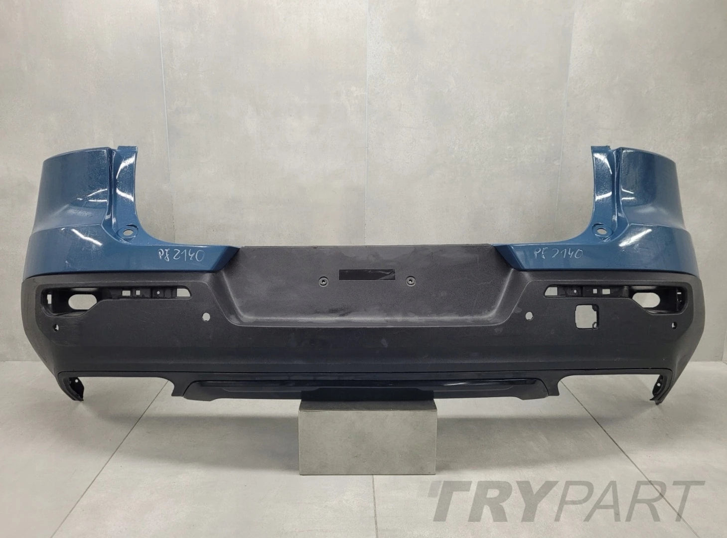 Rear Bumper Volvo XC40 XC 40 R-Design 17-