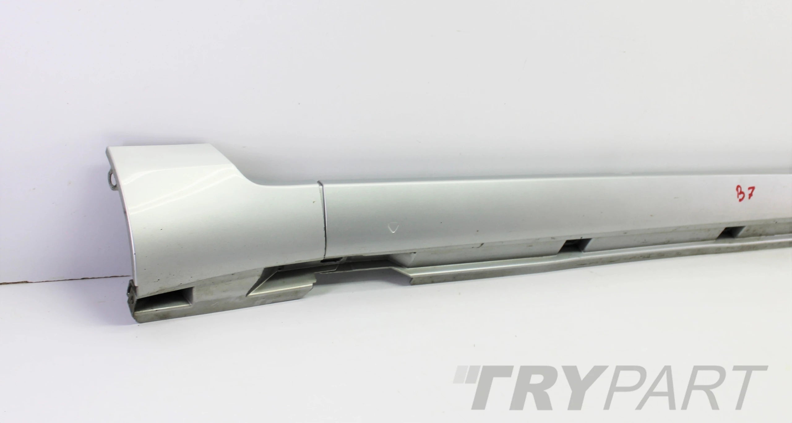 VW PASSAT B7 3AA RIGHT SILL STRIP ORG