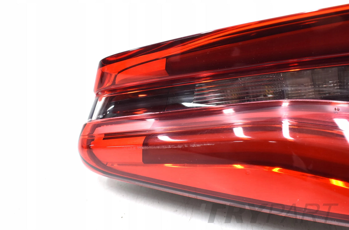 BMW 6 G32 RIGHT TAIL LIGHT IN TAILGATE ORG EU
