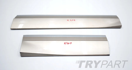 VW TOUAREG 760 R LINE RIGHT DOOR STRIP FRONT ORIGINAL