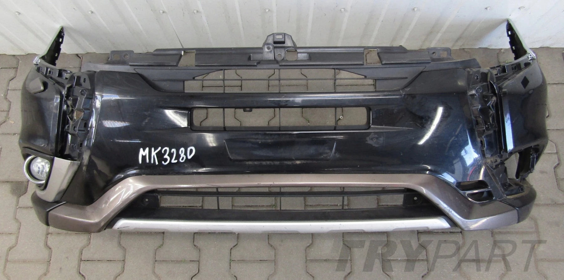 Front Bumper for Mitsubishi Outlander 3 Hybrid Lift 15-18 CAMERA