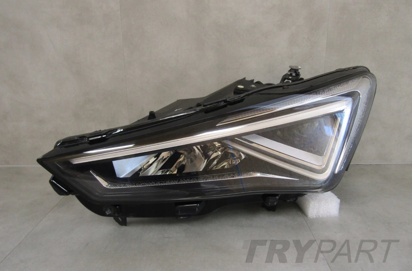 FRONT HEADLIGHT SEAT TARRACO FULL LED 18- LH LEFT 5FJ941007J