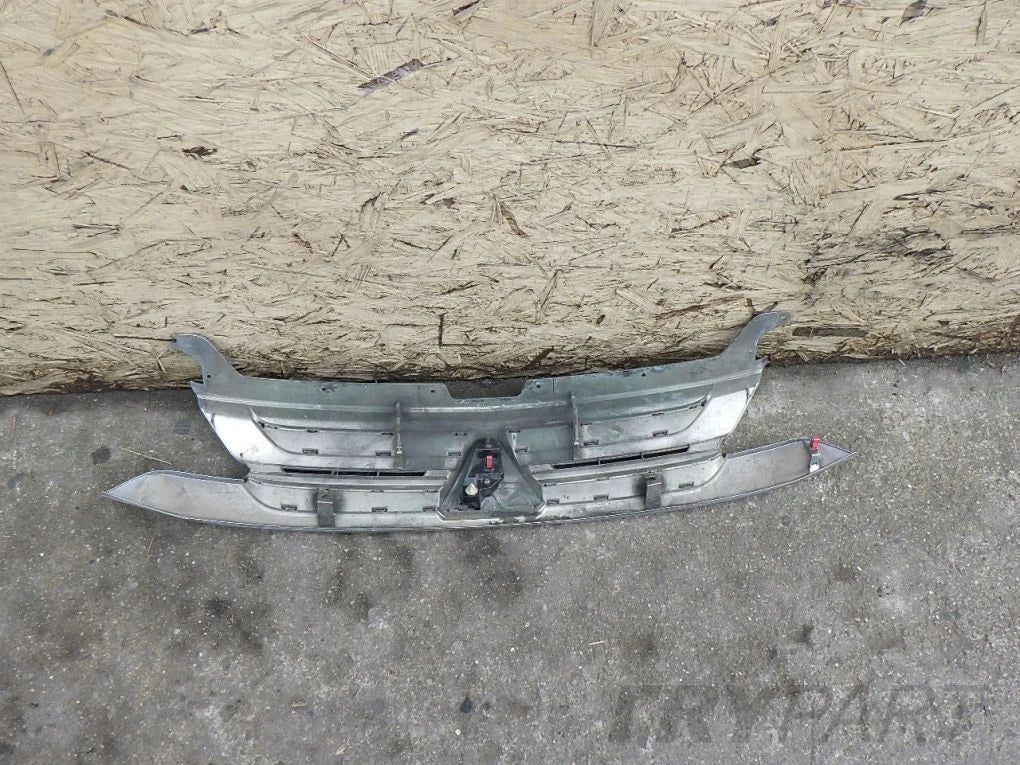 MITSUBISHI OUTLANDER III LIFT 15- Grille Trim