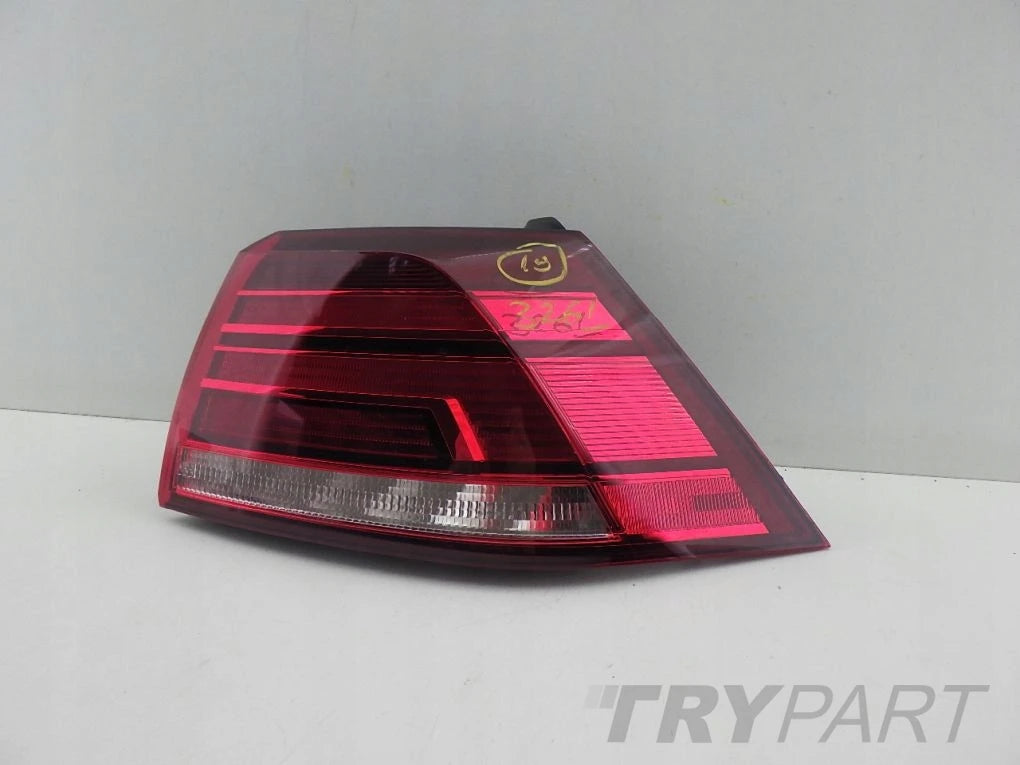VW GOLF VII 7 5G0 LIFT HB 2017- Right Tail Lamp