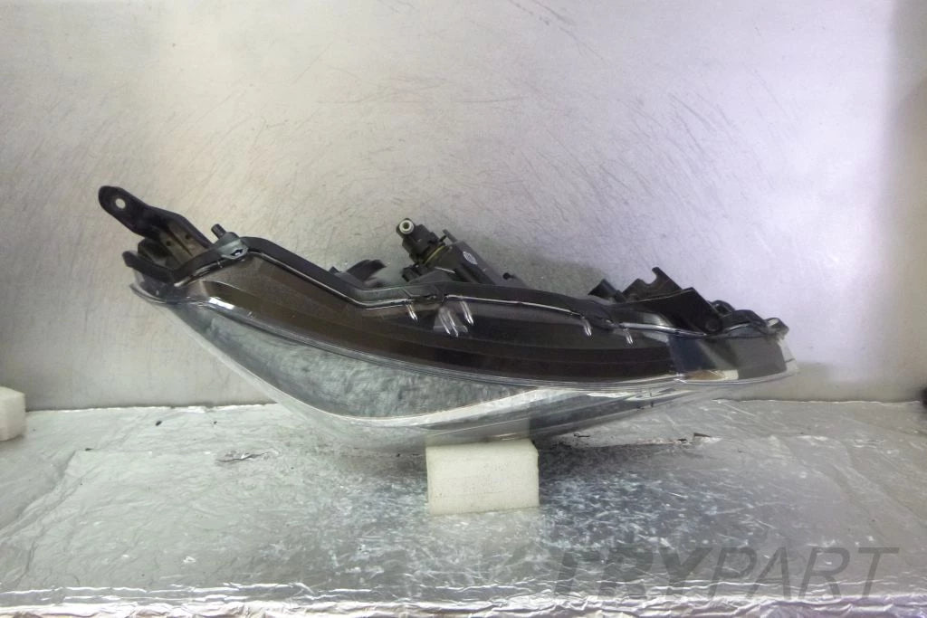 TOYOTA YARIS III LIFT 13- Right Headlight