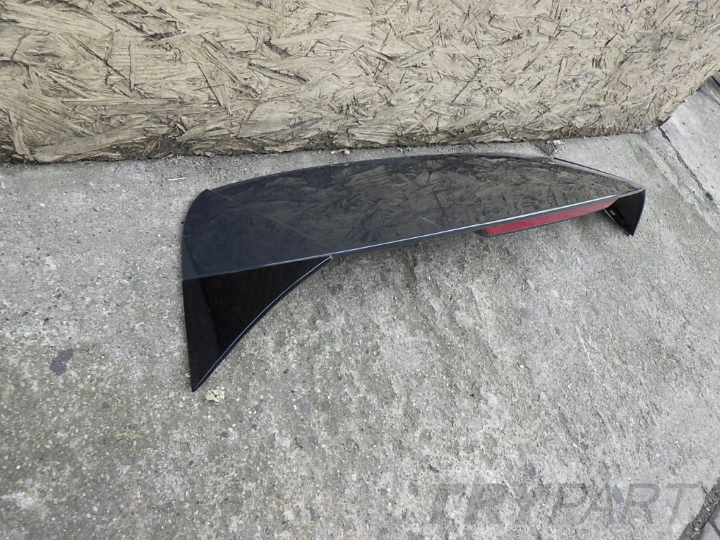 VW GOLF VIII 8 5H6 HB 2020- Trunk Lid Spoiler Stop