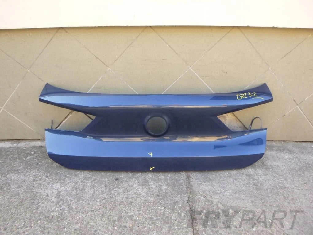 BMW X2 F39 rear flap trim
