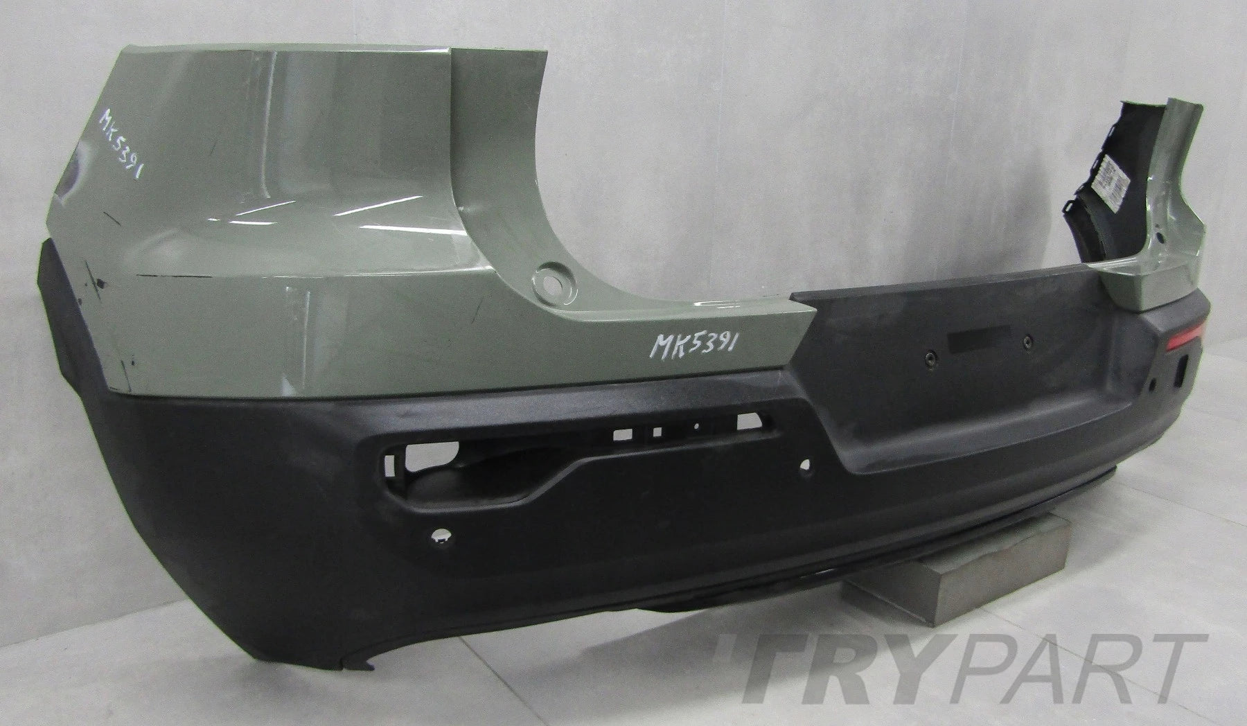 Rear Bumper Volvo XC40 XC 40 R-Design 17-