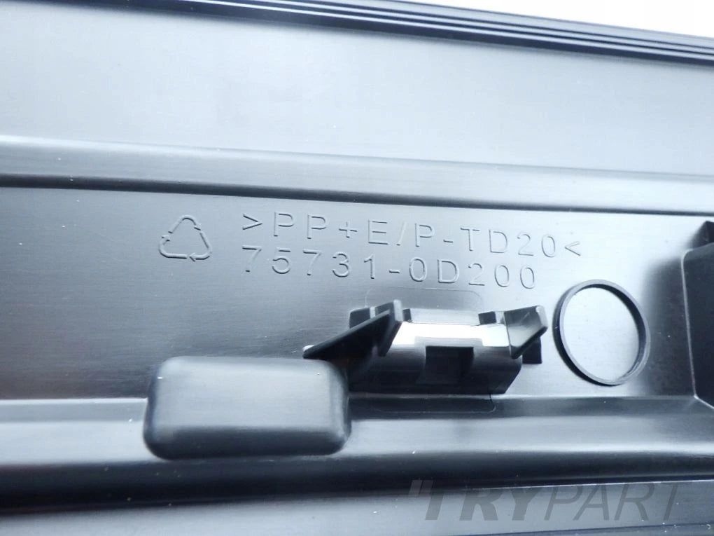 TOYOTA YARIS III 3 LIFT 17- RIGHT FRONT DOOR MOULDING