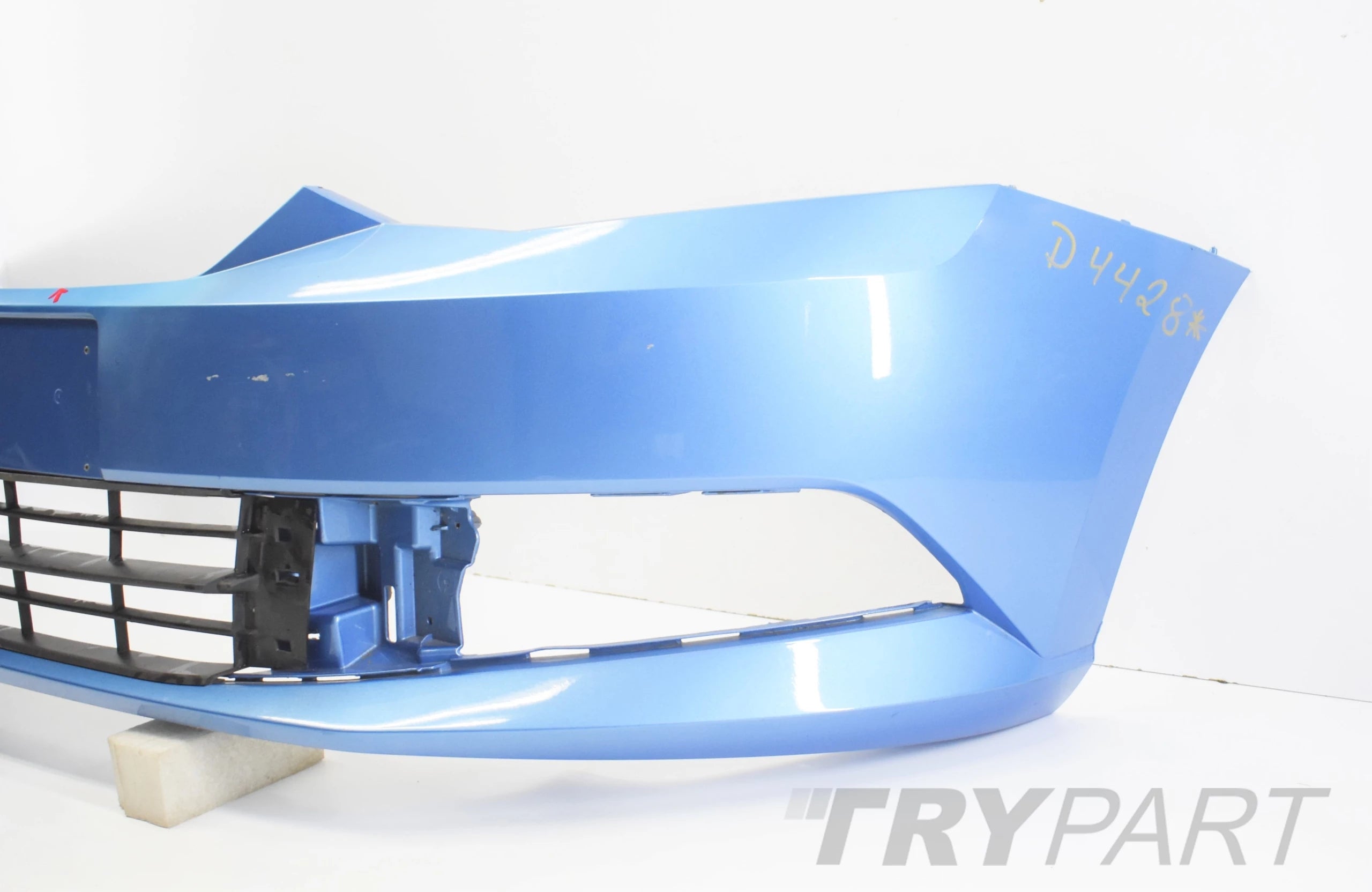 SKODA FABIA III 6V FRONT BUMPER + GRILLE