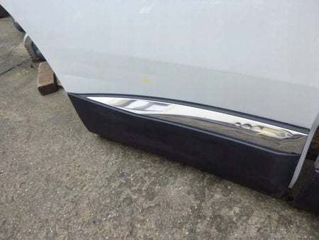 PEUGEOT 5008 16- Front Right Door Rear