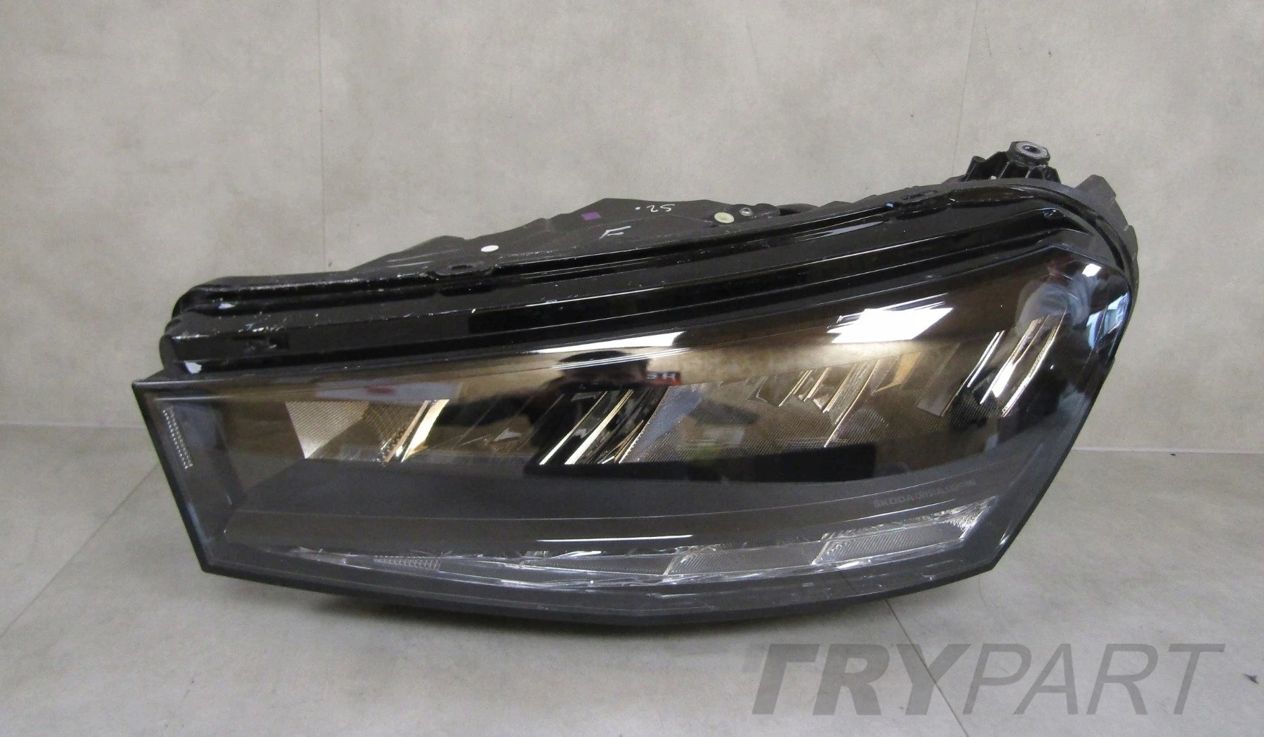 FRONT HEADLIGHT SKODA FABIA 4 IV LED 21- LEFT 6VB941015