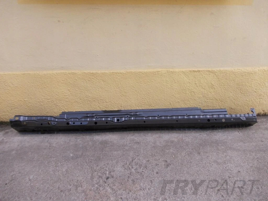 Bmw 7 F01 right sill