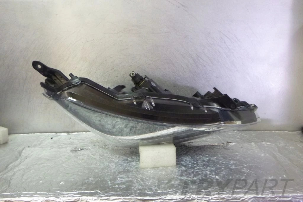 TOYOTA YARIS III LIFT 13- Right Headlight