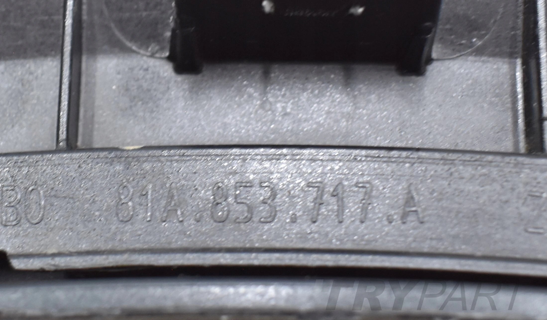 AUDI Q2 81A LEFT FRONT FENDER MOLDING ORG