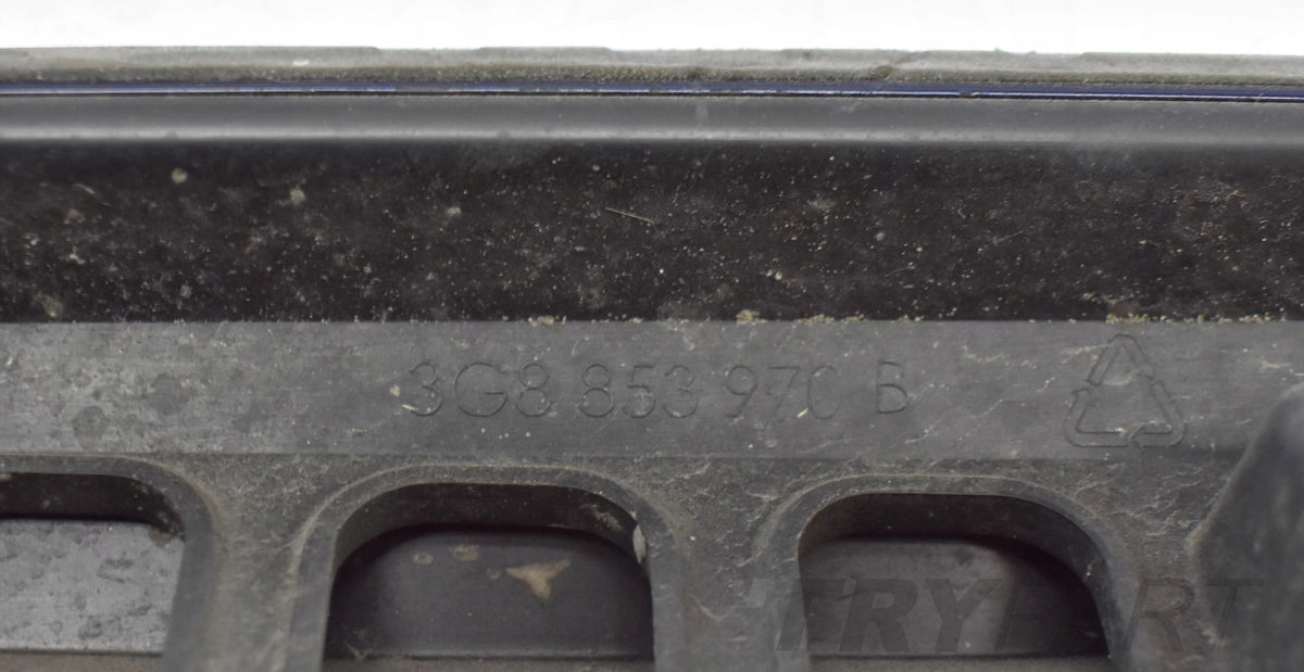 VW ARTEON 3G8 RIGHT FRONT DOOR MOULDING