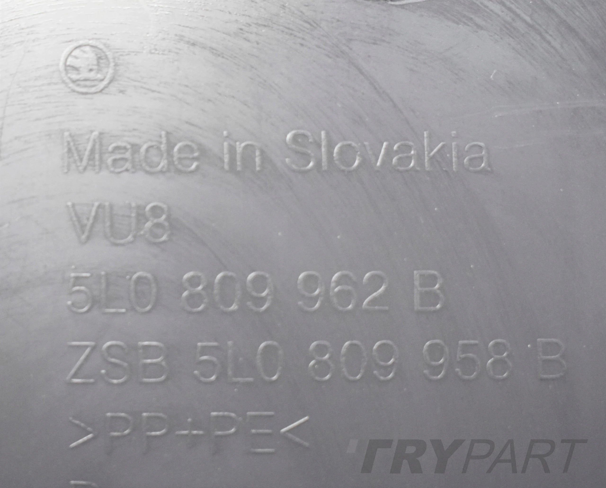 SKODA YETI 5L0 RIGHT FRONT FENDER ORG