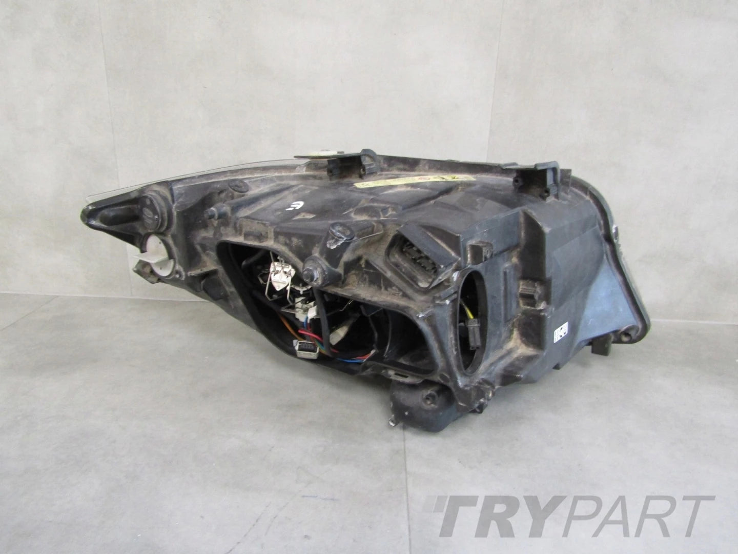 BMW 3 Series E90 E91 Xenon Headlight Non-Swivel 04-08 LH