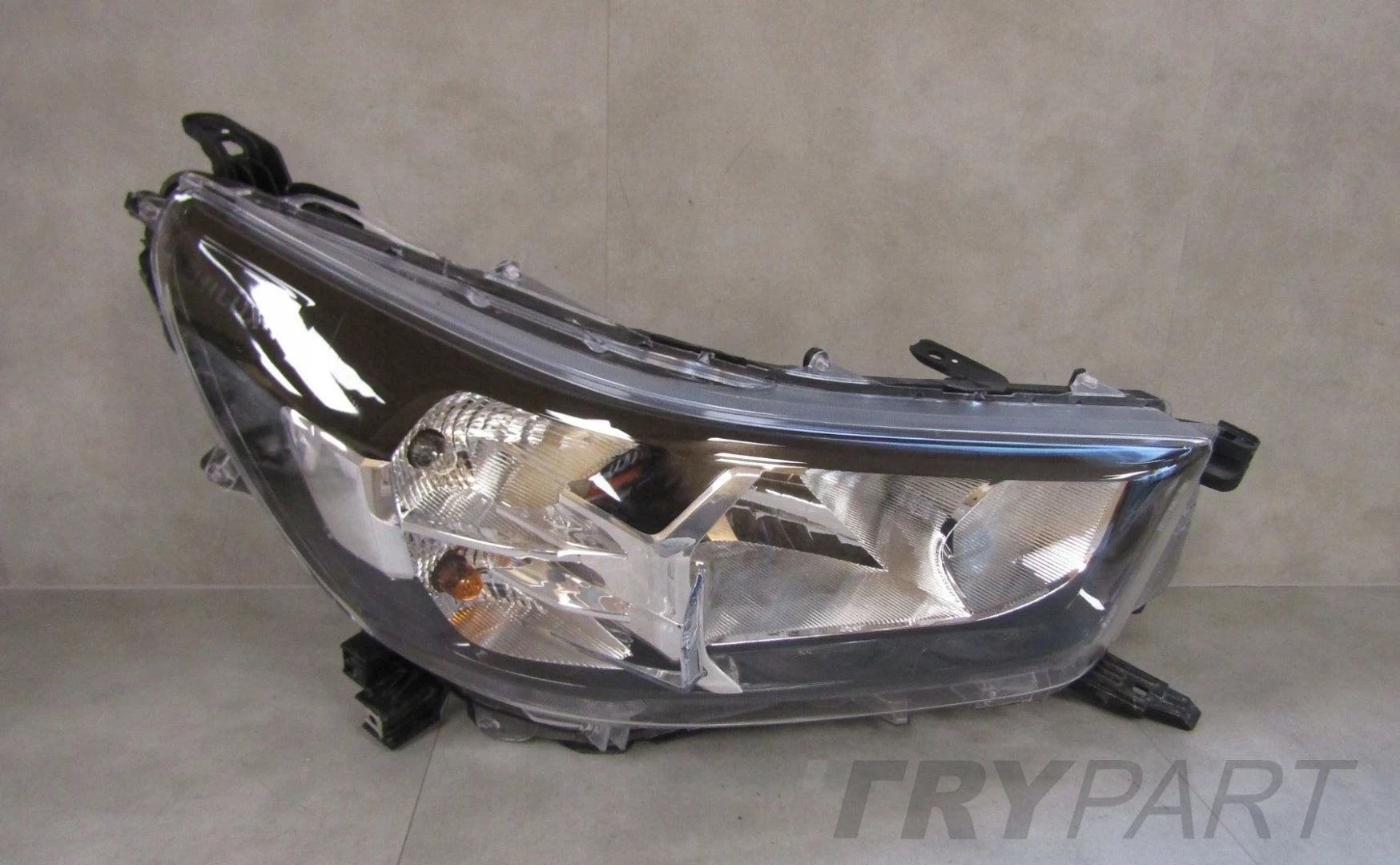 FRONT LAMP TOYOTA HILUX 8 VIII LIFT STANDARD 20- RH