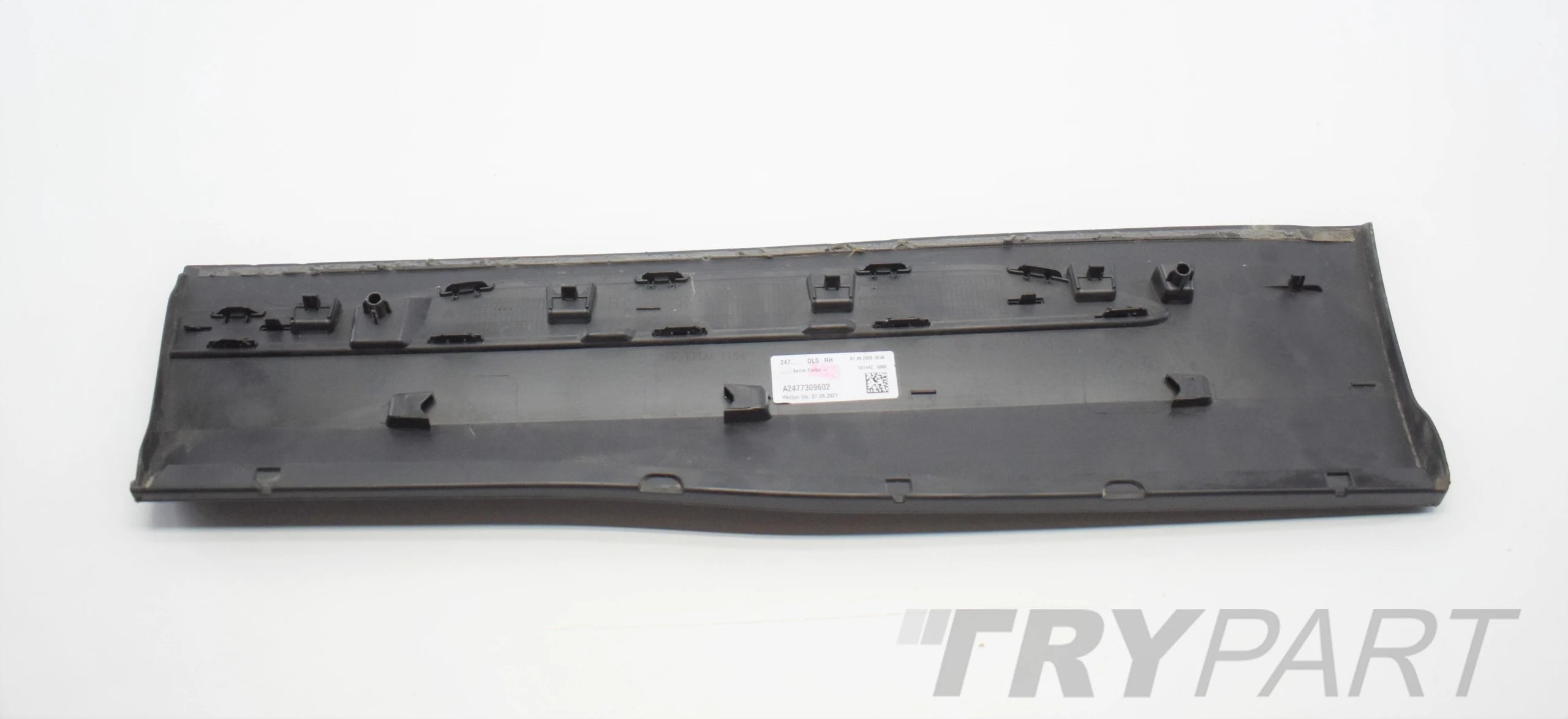 MERCEDES GLA II W247 RIGHT REAR DOOR TRIM ORG