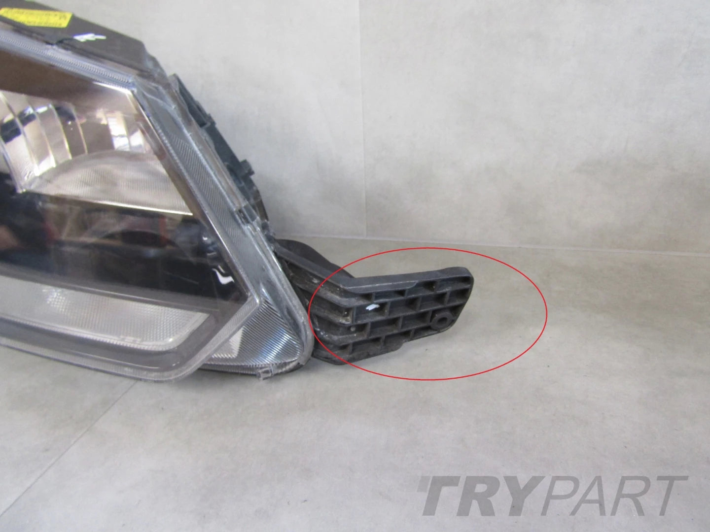 HEADLIGHT SKODA YETI LIFT STANDARD 12- RH