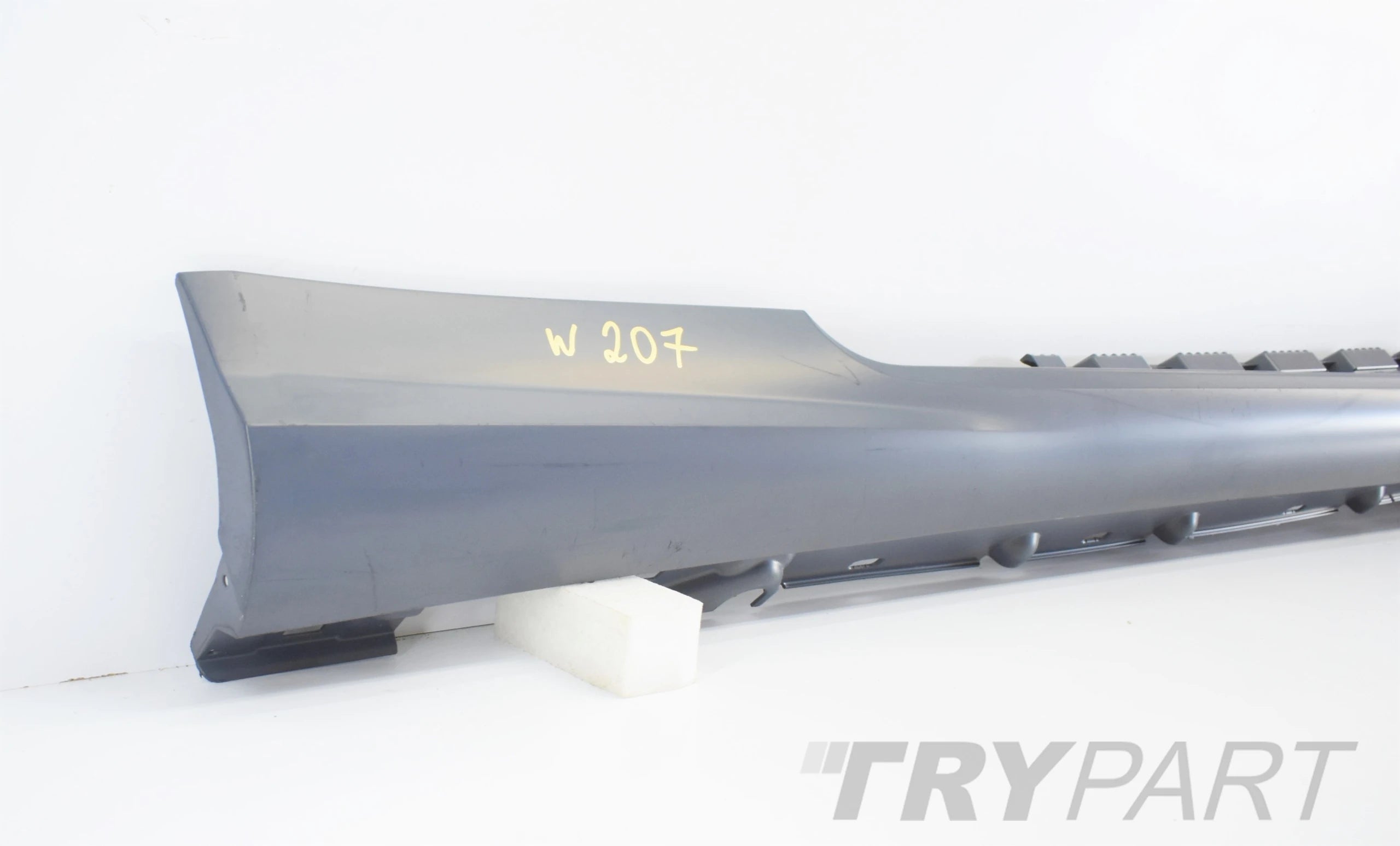 MERCEDES W207 AMG RIGHT SILL PANEL ORIGINAL