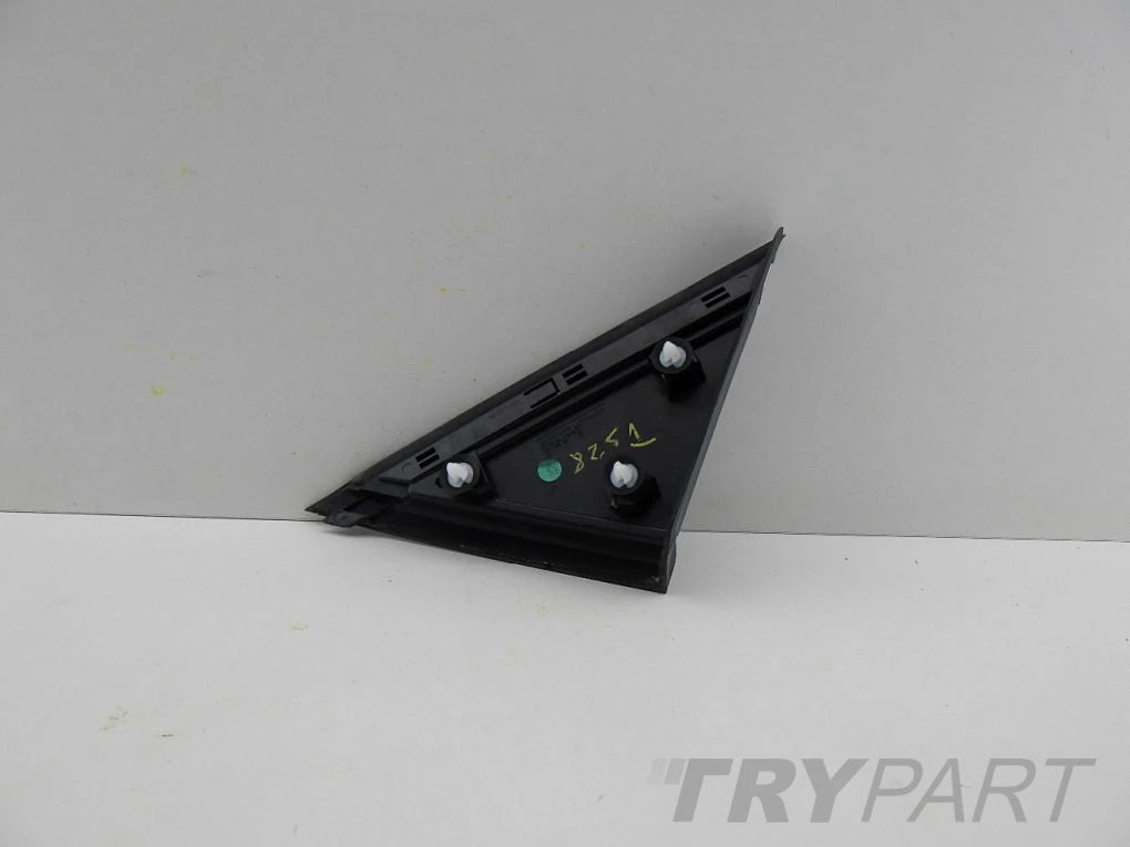 OPEL CROSSLAND X right fender triangle