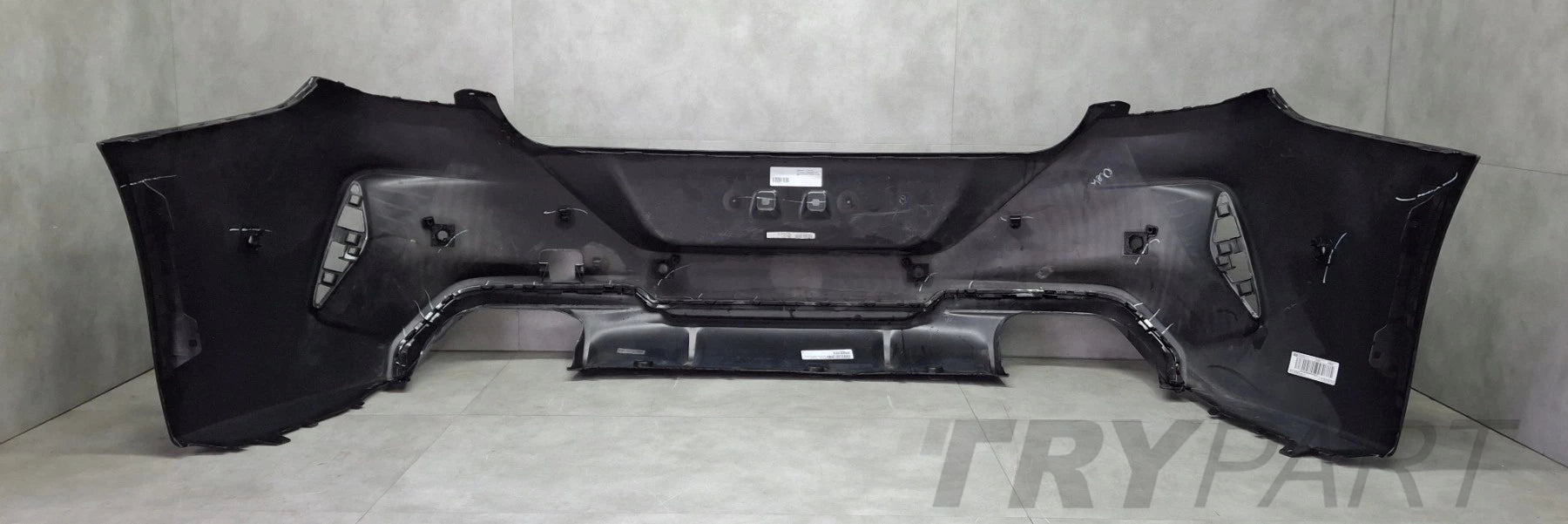 Rear bumper for BMW M8 F91 F92 18-26