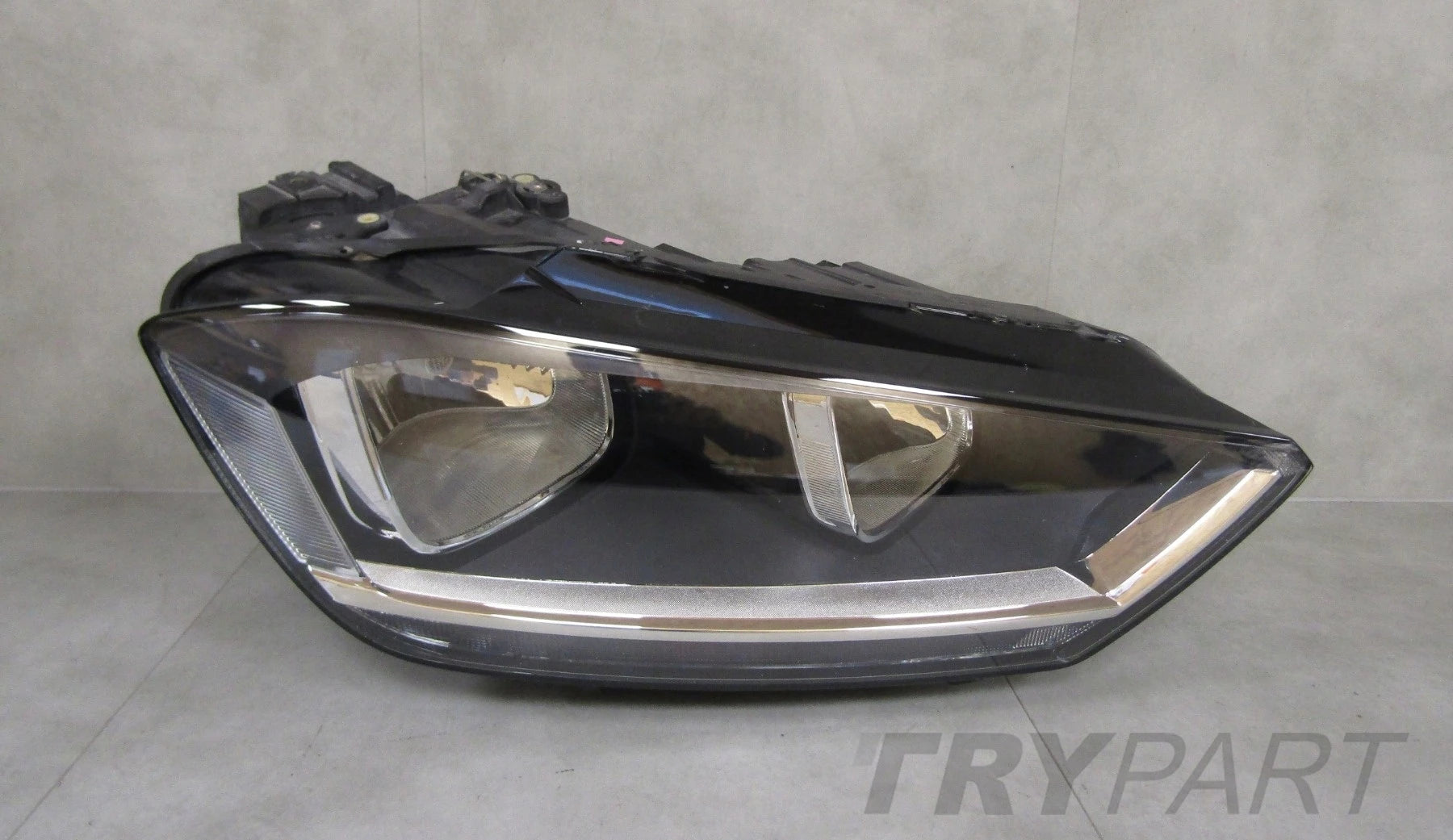 VW SPORTSVAN HEADLIGHT STANDARD RH 14-18 517941006A