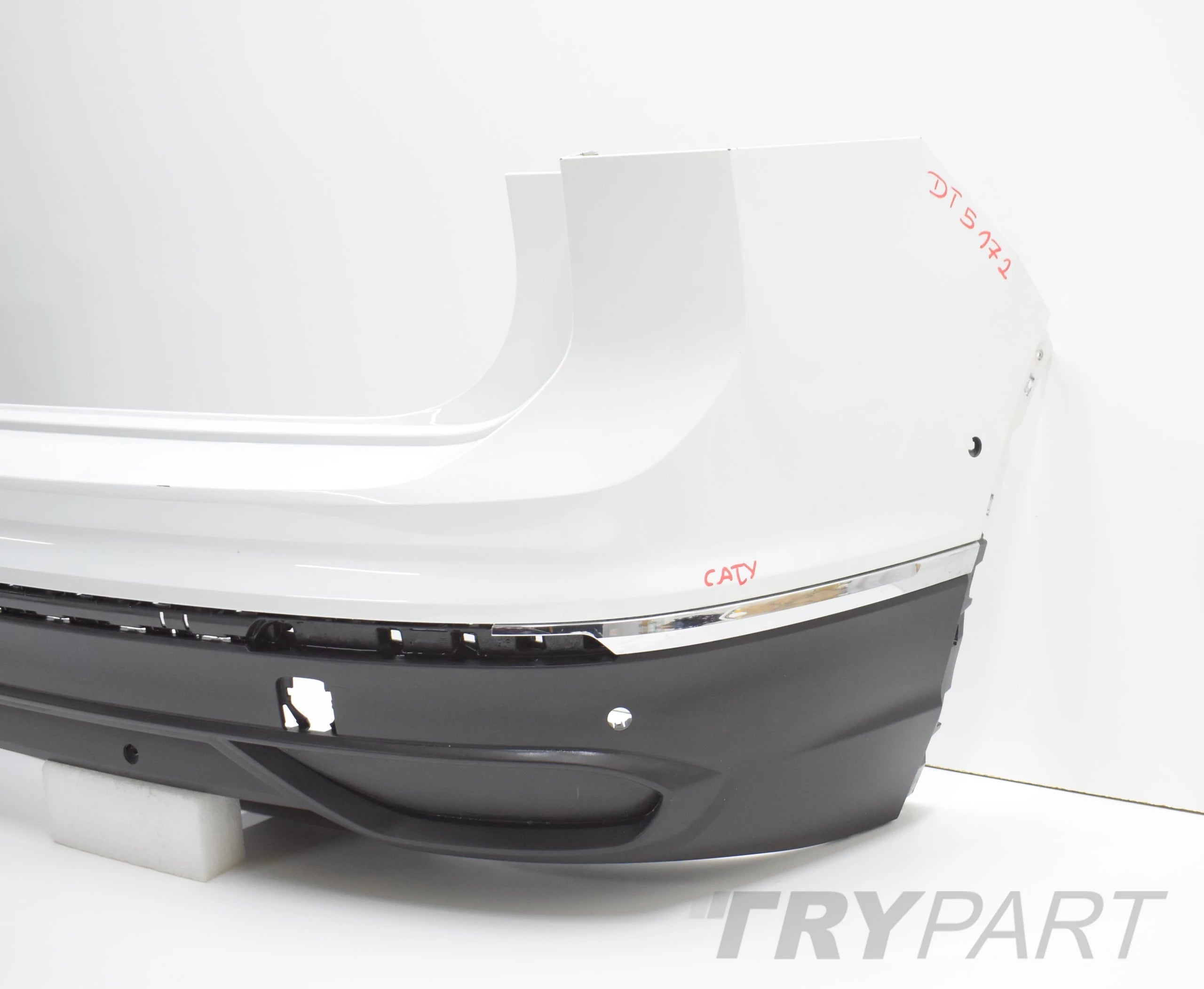 VW TIGUAN II 5NA REAR BUMPER ORG + CHROME