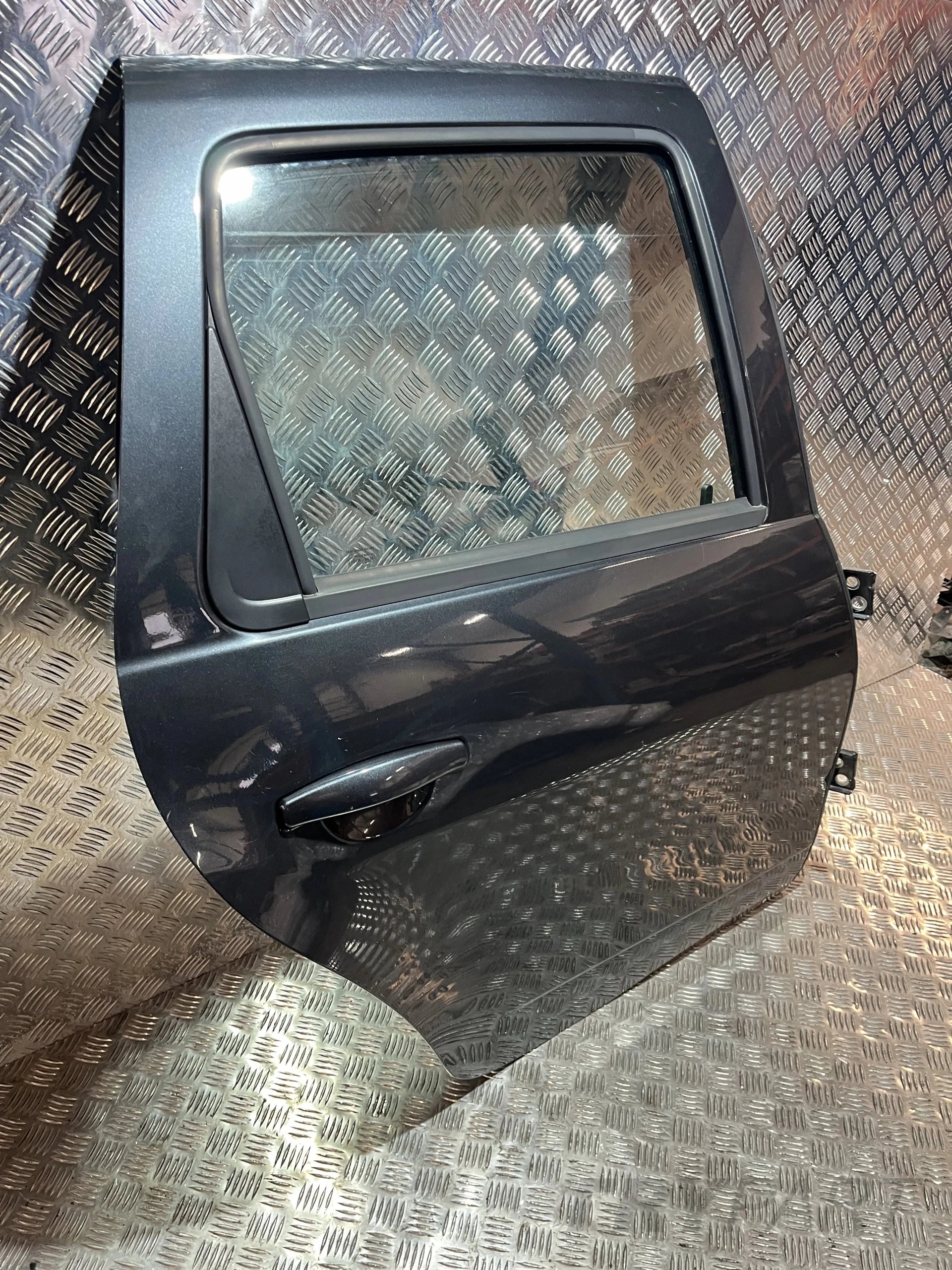 REAR RIGHT DOOR DACIA DUSTER I LIFT 13- TEKNA