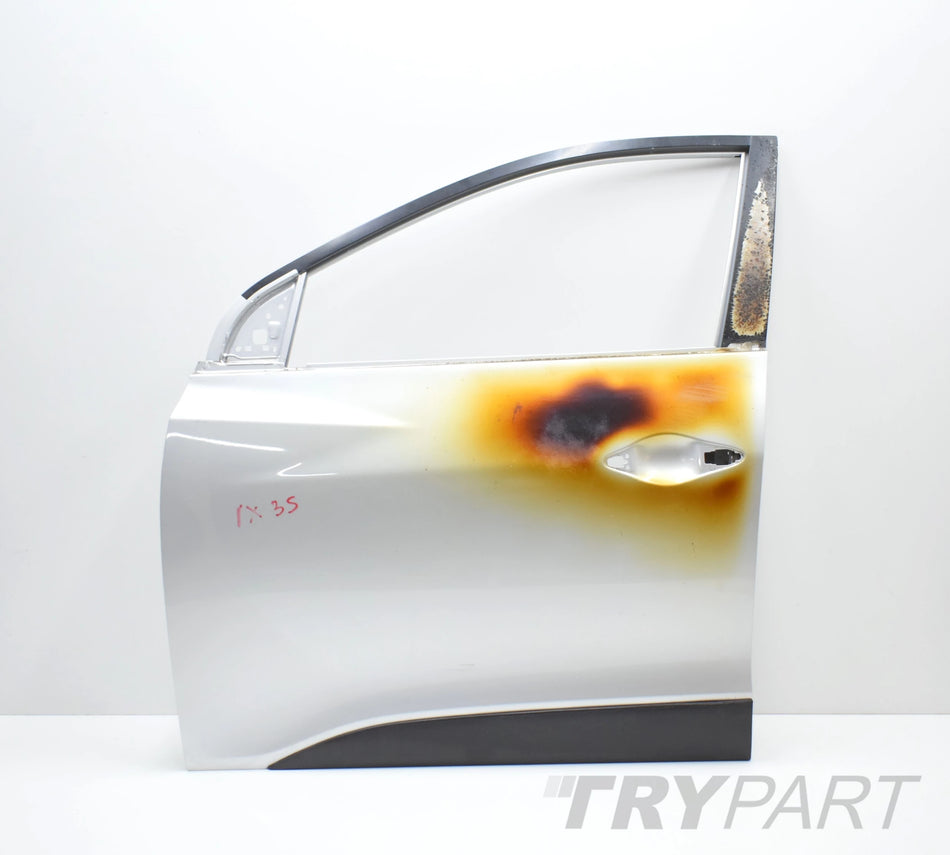 HYUNDAI IX35 LEFT FRONT DOOR GENUINE