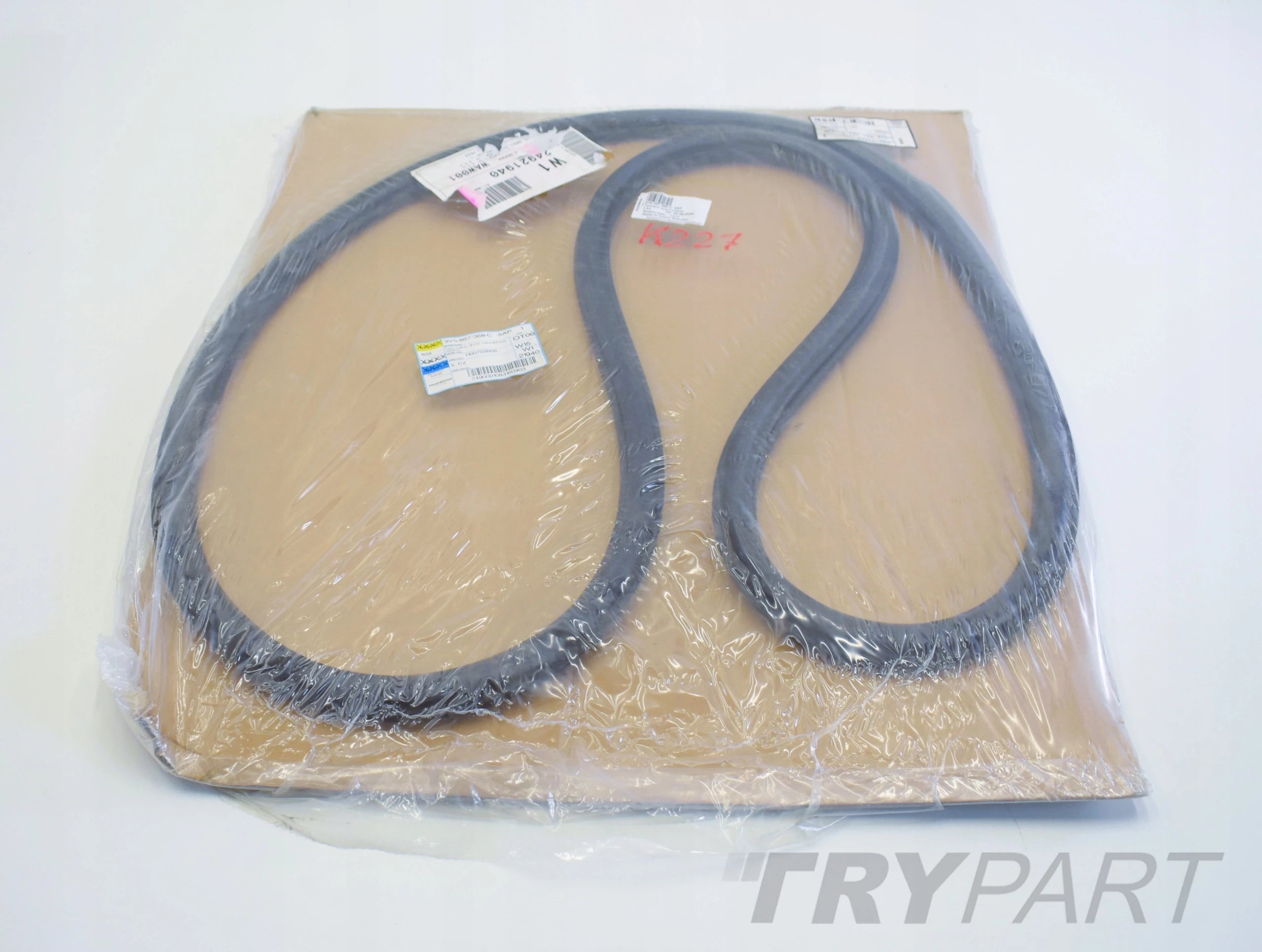 SKODA SUPERB III 3V5 RIGHT REAR DOOR SEAL NEW ORG SEDAN
