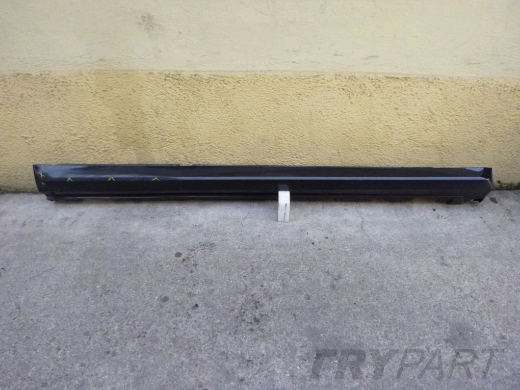 Mercedes C-Class 204 door sill strip right sill