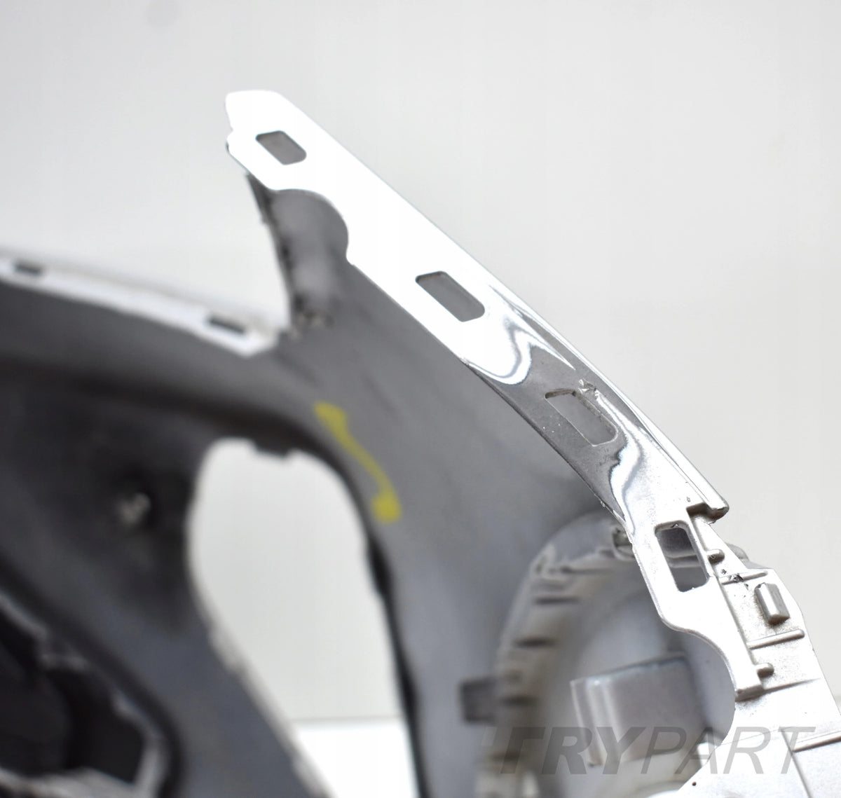 VW TAIGO 2G7 FRONT BUMPER OEM + GRILLE + LOWER TRIM