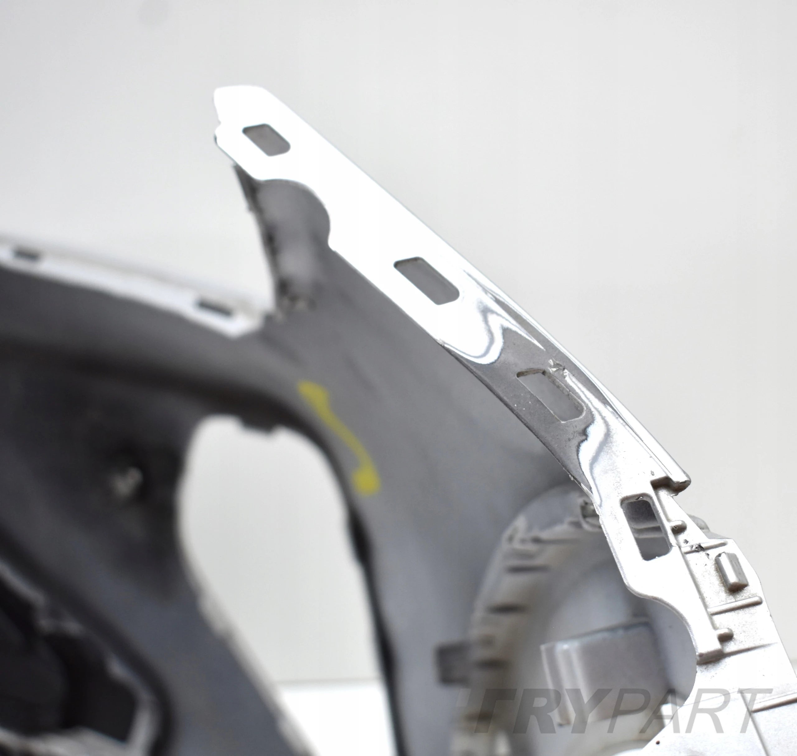 VW TAIGO 2G7 FRONT BUMPER OEM + GRILLE + LOWER TRIM