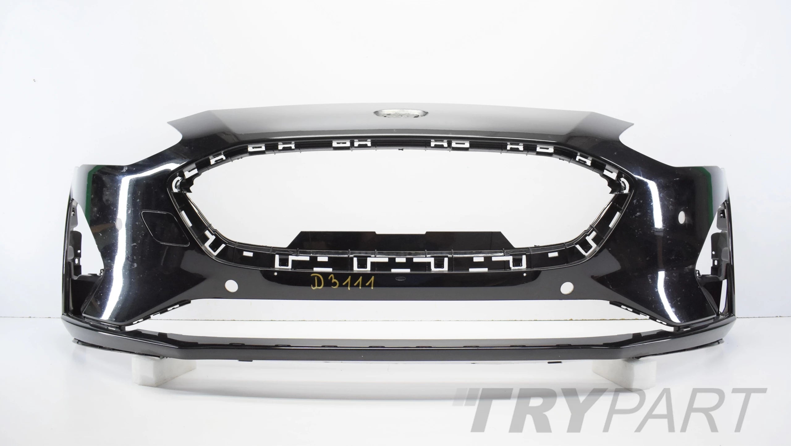 FORD FOCUS MK4 FRONT BUMPER SUPER CONDITION