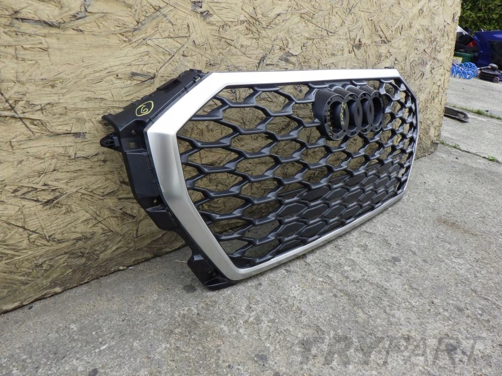 AUDI Q3 83F S LINE Grille