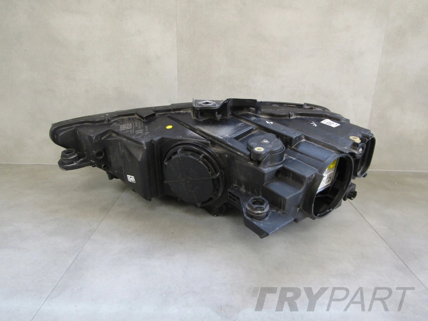 Audi A3 8V E-TRON LIFT XENON HEADLIGHT 16-20 RH 8V0941006H