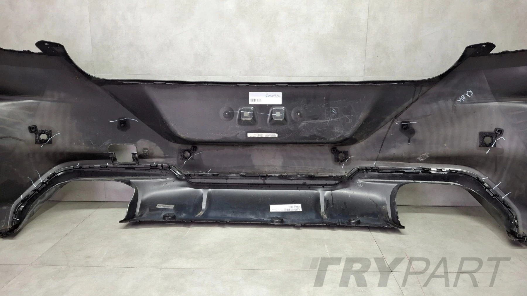 Rear bumper for BMW M8 F91 F92 18-26
