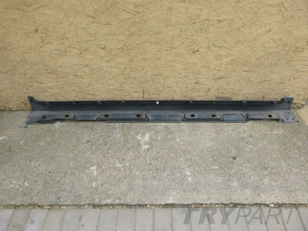 TOYOTA VERSO 09- Left Sill Molding