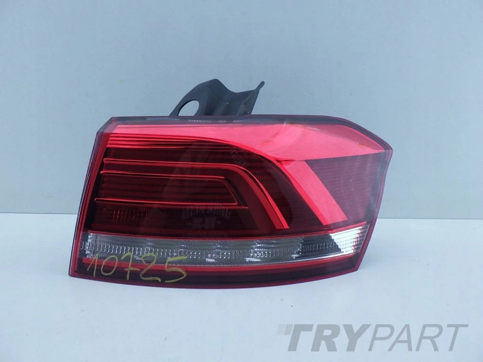 VW PASSAT B8 KOMBI 3G 3G9 2014- Right Taillight