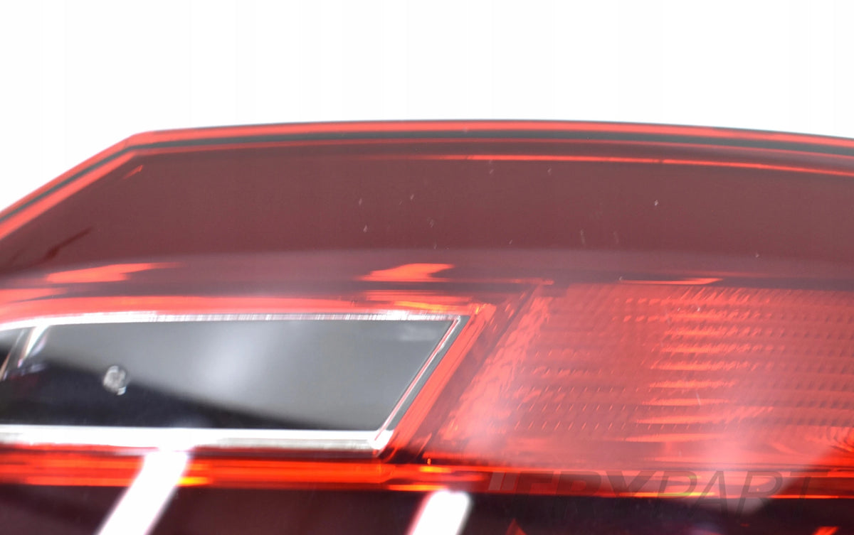 VW NEW BEETLE II 5C3 CABRIO RIGHT REAR TAIL LIGHT ORG EU NEW