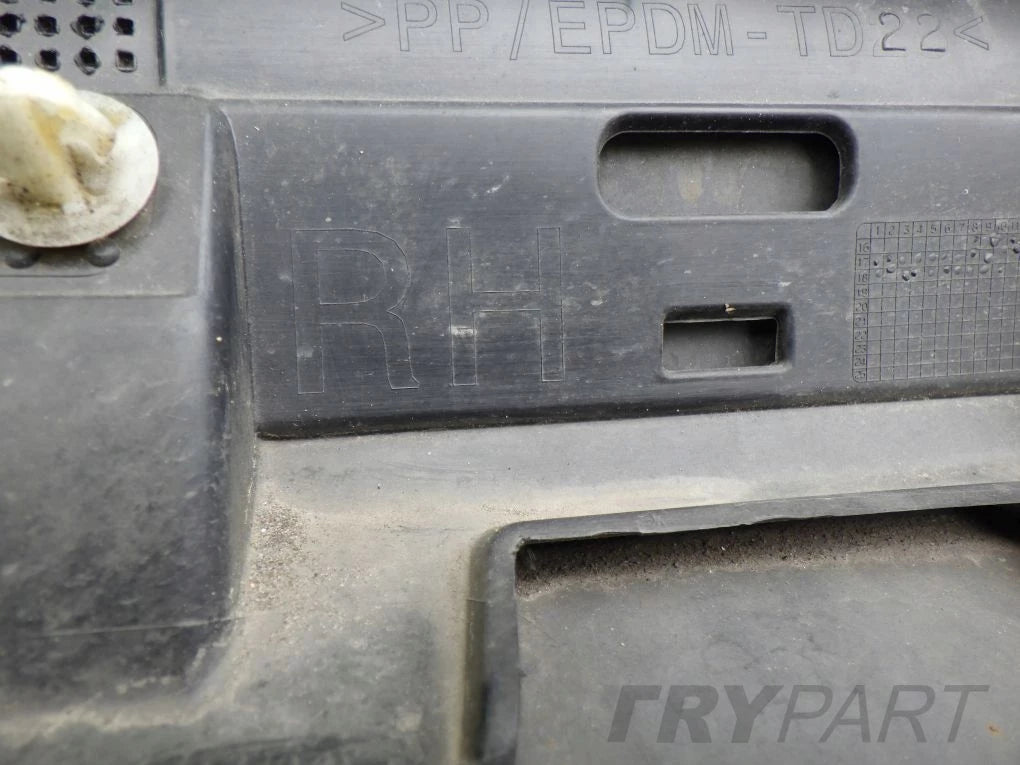 VOLVO XC60 II 17- Right Front Door Molding