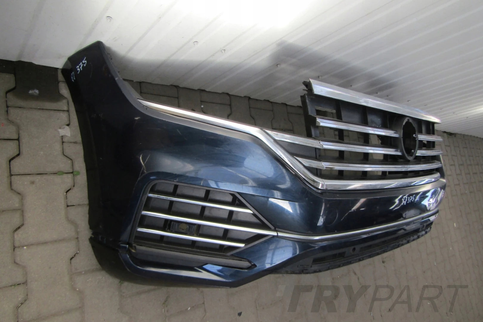 Front Bumper VW Touareg 3 III 760 18-