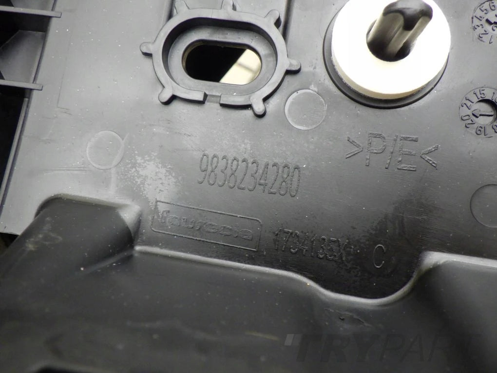 PEUGEOT 3008 II P84 16- Rear Mount Slide