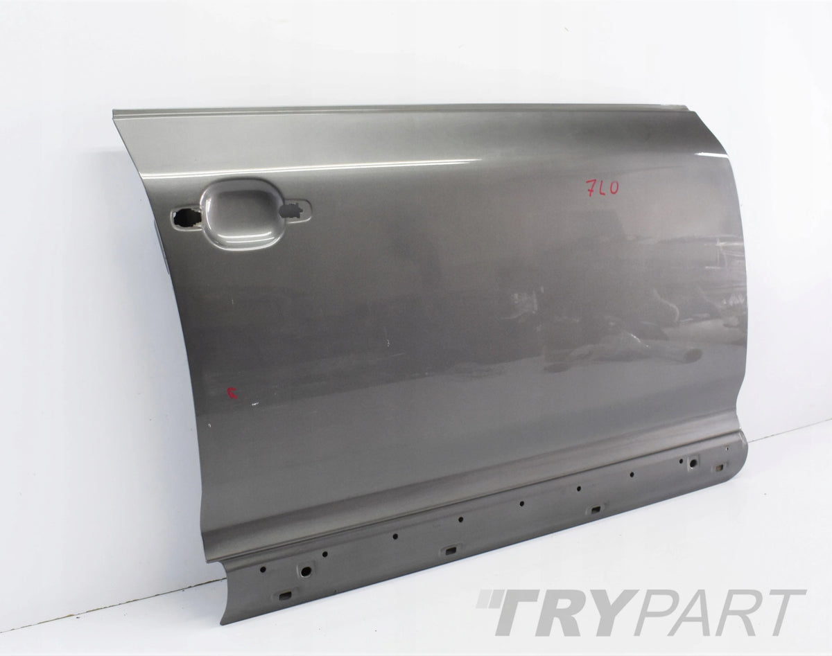 VW TOUAREG 7L0 Right Front Door OEM