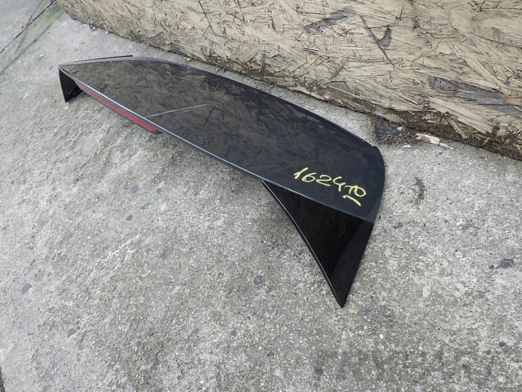 VW GOLF VIII 8 5H6 HB 2020- Trunk Lid Spoiler Stop